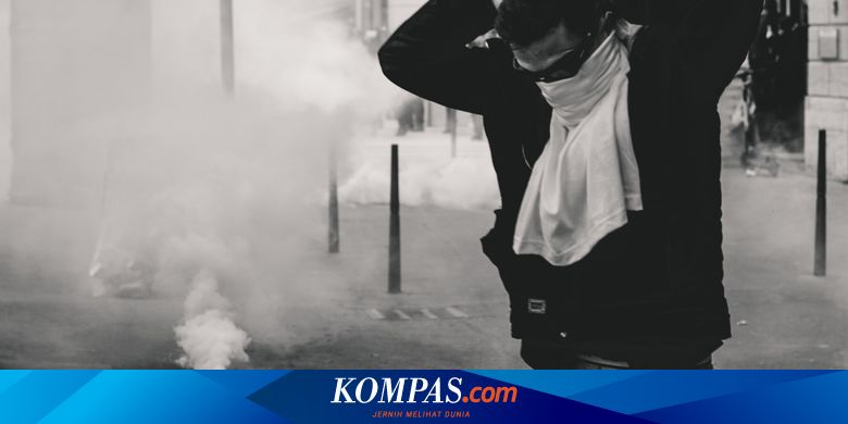 Koalisi Masyarakat Sipil Desak Polri Buka Kontrak Pembelian Gas Air Mata