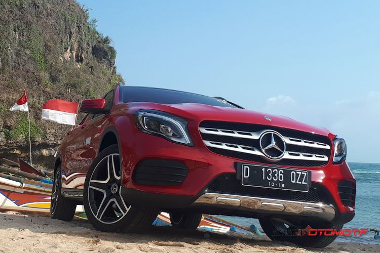 Jual Mobil Mercedes Benz Gla 200 Bensin 2018 Jakarta