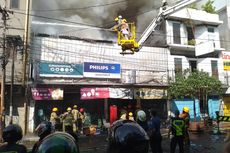Kebakaran Landa Ruko di Braga Bandung, Pemadaman Terkendala Barang Mudah Terbakar