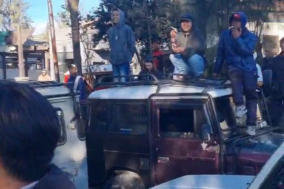 Potongan gambar pada sopir jip Bromo menggeruduk kantor TNBTS Minggu (4/5/2025)