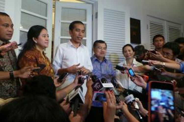 Presiden terpilih Joko widodo dan wapres terpilih jusuf kalla di kantor transisi