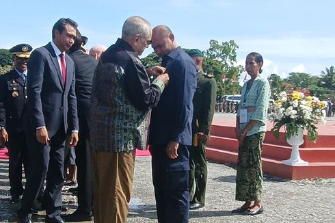 Berjasa dalam Pembangunan Zona Perdagangan Bebas, Gubernur NTT Terima Medal of Merit dari Presiden Timor Leste