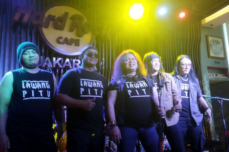 Grup musik Lawang Pitu dalam jumpa pers di Hard Rock Cafe Jakarta, Jumat (1/4/2022). 