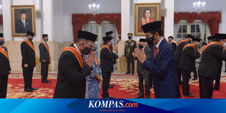 Jokowi Anugerahkan Bintang Jasa kepada 23 Nakes yang Gugur di Masa Pandemi