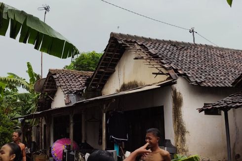Puting Beliung Terjang 2 Desa di Jombang, 30 Rumah Rusak