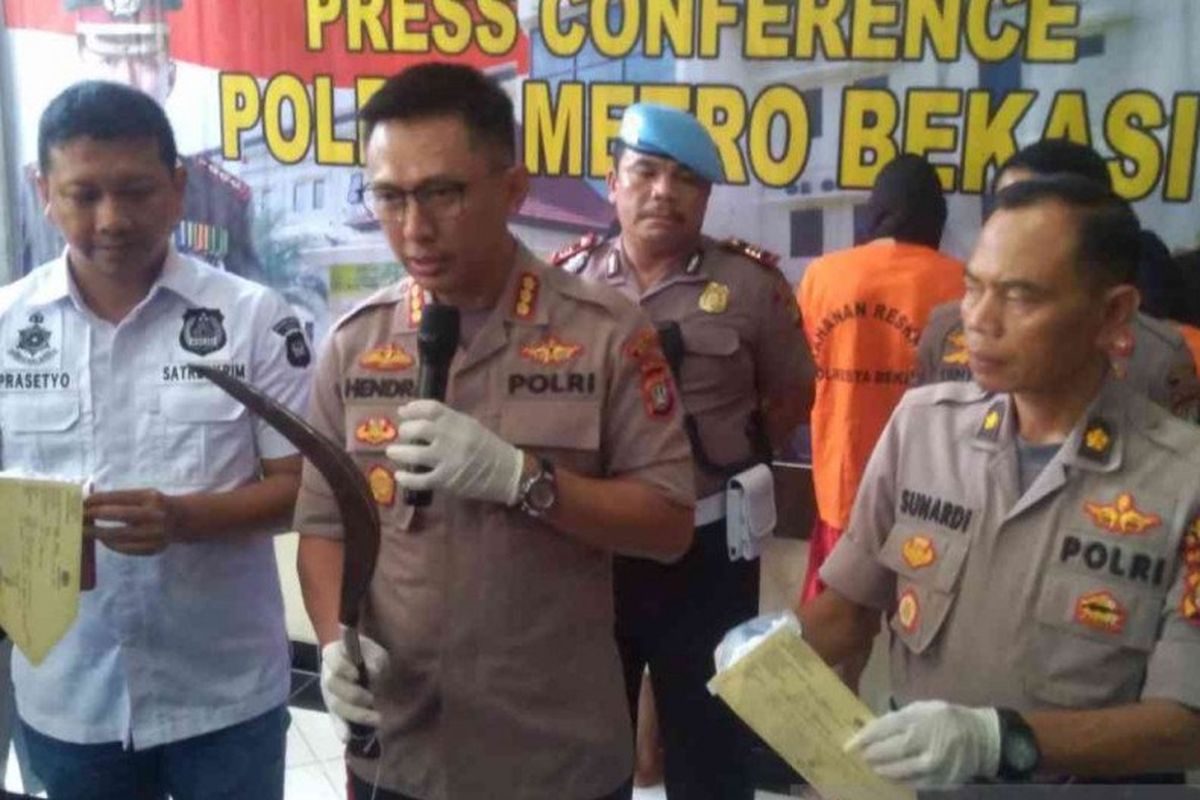 Kapolres Metro Bekasi, Kombes Pol Hendra Gunawan saat jumpa pers di Bekasi, Kamis (9/1/2020).