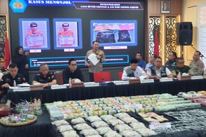 Demi Kabur dari Malaysia, 2 PMI Nekat Bawa 5.000 Ekstasi dan 250 Vape Isi Narkoba