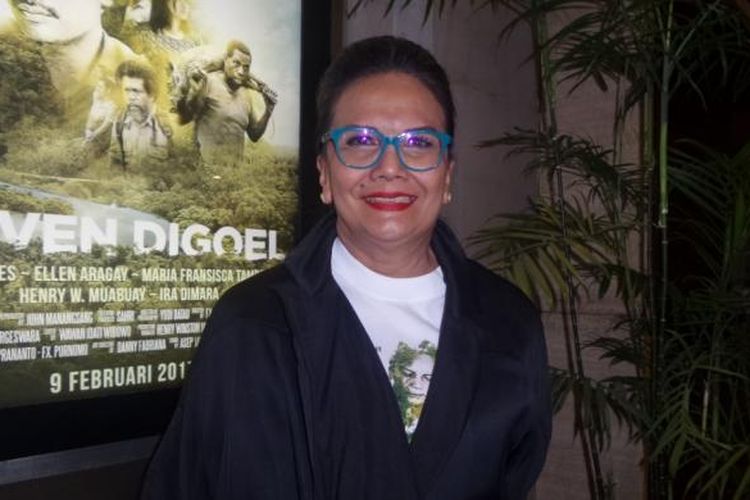 Christine Hakim diabadikan usai konferensi pers film Boven Digoel di Epicentrum XXI, Jakarta Selatan, pada Senin (6/2/2017).