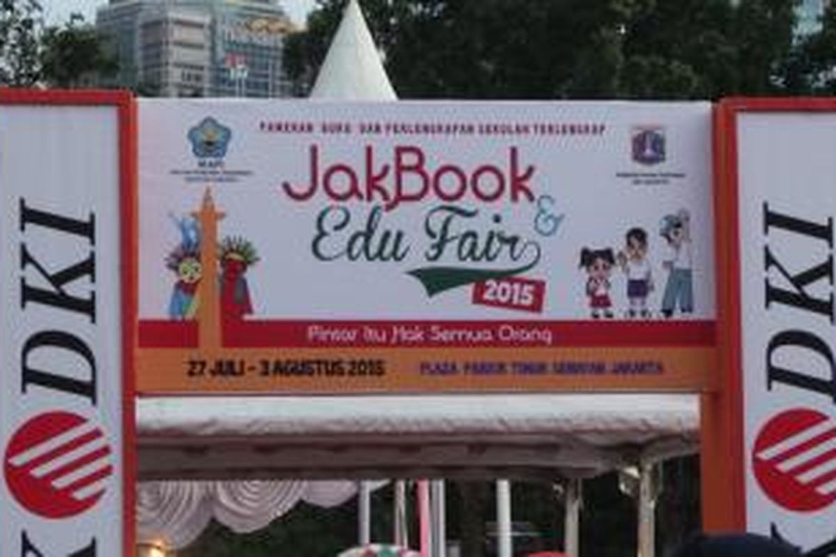 Jakarta Book and Edu Fair 2015 diselenggarakan mulai 27 Juli-3 Agustus 2015 di Parkir Timur Senayan, Jakarta Pusat. 