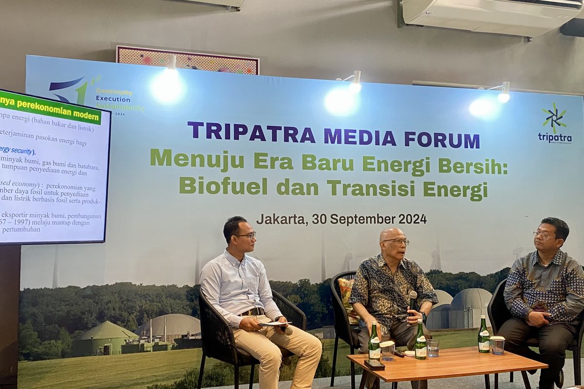 Pakar Bioenergi Institut Teknologi Bandung (ITB), Dr. Tatang Hernas Soerawidjaja menyampaikan paparan dalam agenda Tripatra Media Forum 2024 bertajuk “Menuju Era Baru Energi Bersih: Biofuel dan Transisi Energi” di Jakarta, Senin (30/9/2024). 