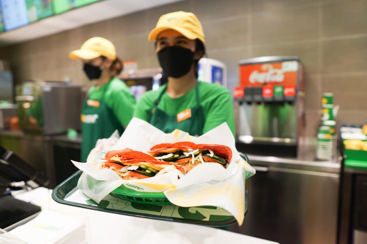 Salah satu menu sandwich Subway yang diperlihatkan dalam acara exclusive preview, di gerai Subway Cilandak Town Square, Jakarta, Kamis (14/10/2021).