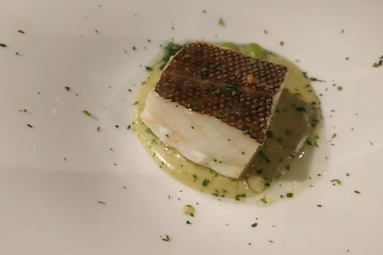 Ikan cod dengan saus khas Basque, salah satu menu di Restoran Bascook.
