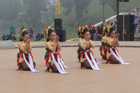 Menikmati Festival Tengger di Danau Ranupani Lumajang 