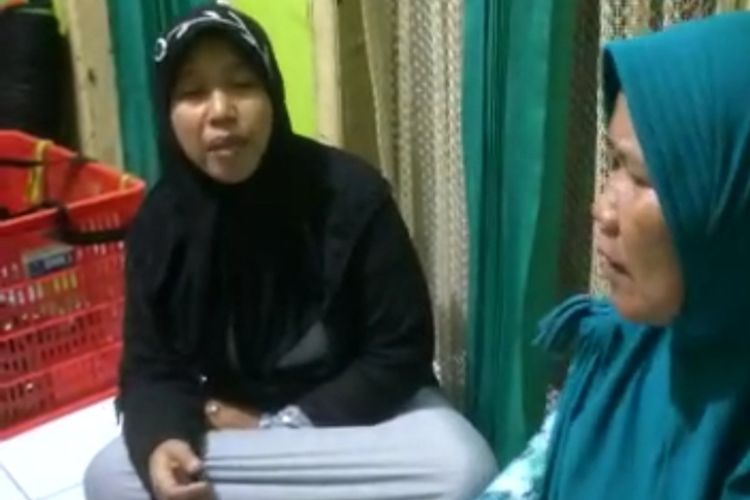 Pengakuan para penerima Bantuan Sosial Tunai (BST) di Desa Kurniabakti, Kecamatan Ciawi, Kabupaten Tasikmalaya, kaget inisiatif keikhlasan semua penerima untuk warga tak mampu lainnya tak menerima bantuan pemerintah disebut potongan paksaan atau pungli, Kamis (5/8/2021).