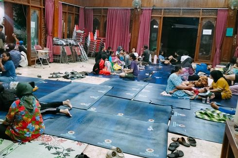 Puluhan Warga Terdampak Kebakaran Gudang Rongsok di Pasar Kliwon, BPBD Solo Buka Dua Titik Pengungsian
