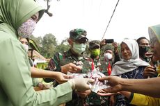 Prajurit TNI Sebar 1.000 Masker di Cianjur demi Pertahankan Zona Hijau