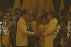 Berkemeja Kuning, Jokowi Hadiri Munas Golkar Ditemani Gibran