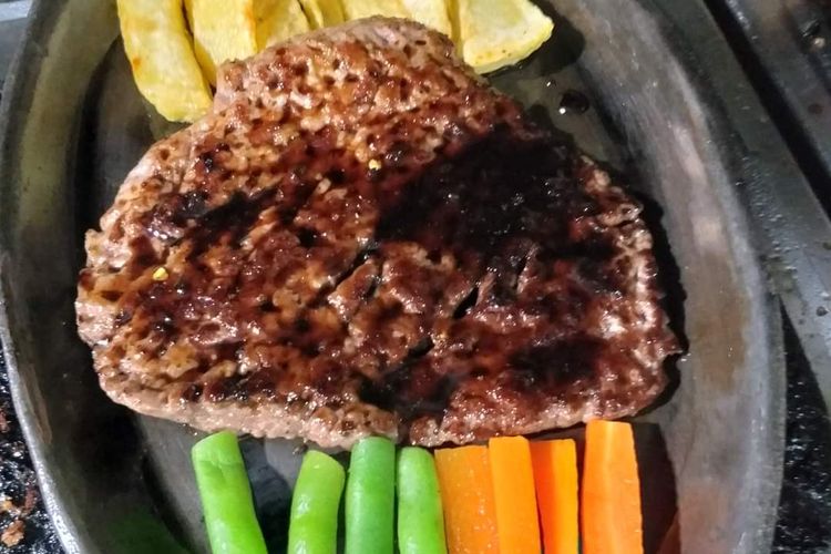 Viral Video Warung Steak Kaki Lima di Surabaya, Jual Steak Murah Mulai