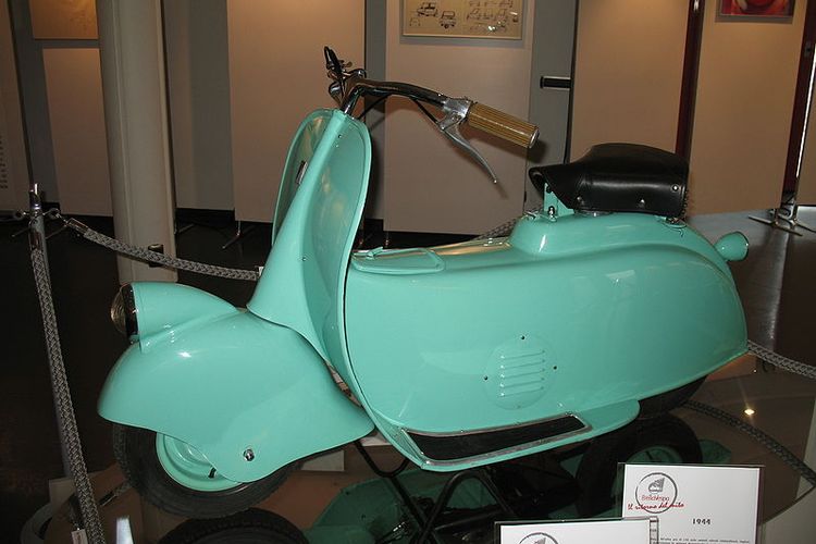 Piaggio MP5 Paperino