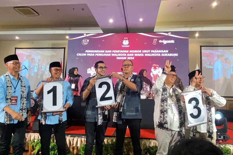Para pasangan calon sesuai mengikuti pengundian nomor nomor urut untuk Pilkada Kota Sukabumi 2024