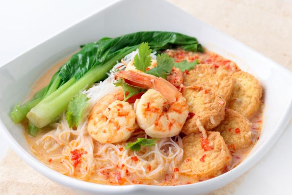 Bihun Kuah Udang yang menggugah selera, disajikan dengan kuah udang bening, bihun lembut, dan udang segar yang menggoda