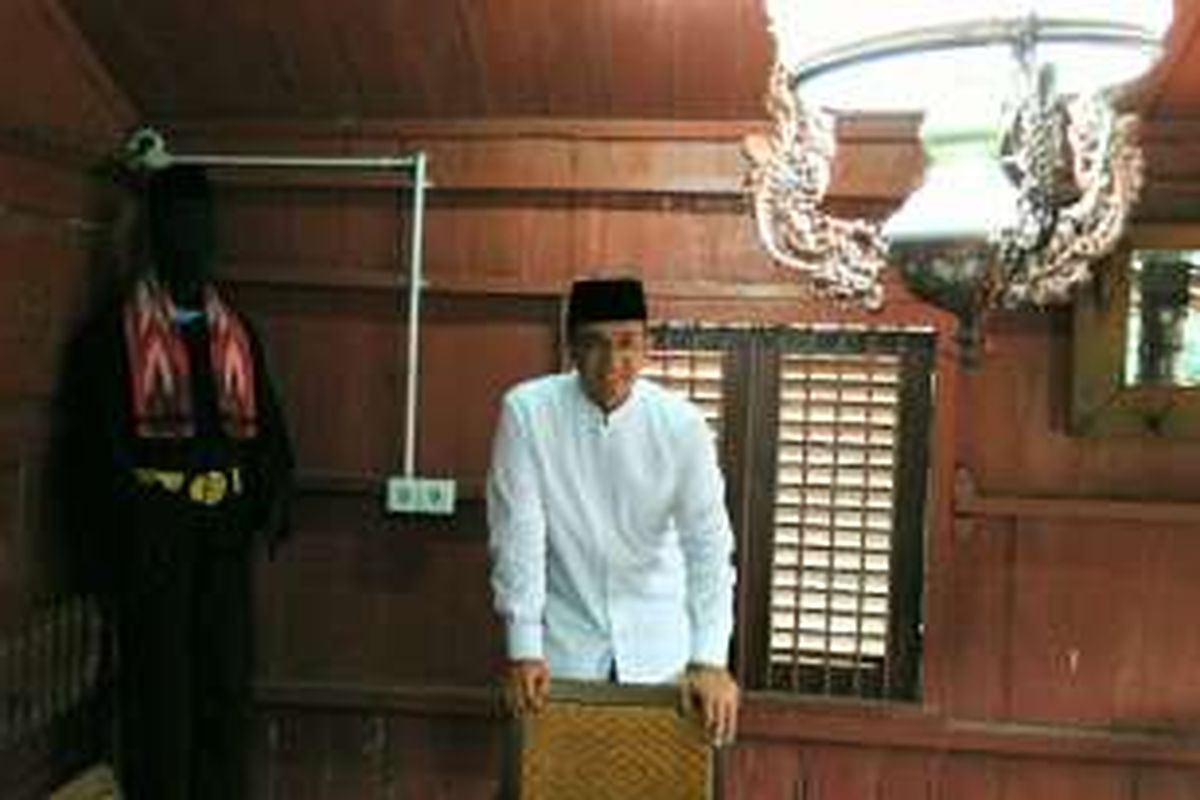 Calon gubernur DKI Jakarta Anies Baswedan mengunjungi Rumah Si Pitung di Marunda, Cilincing, Jakarta Utara, Sabtu (3/12/2016) sore.