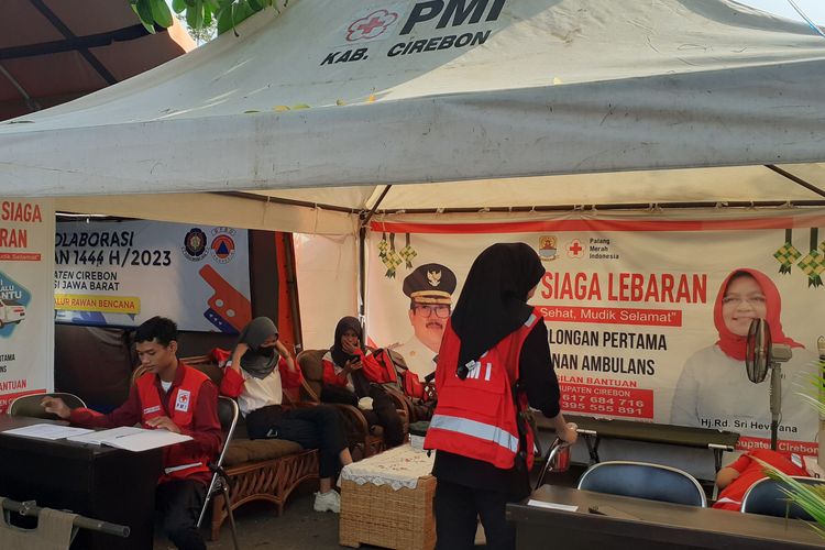 Posko Lebaran PMI di Kabupaten Cirebon, Jawa Barat