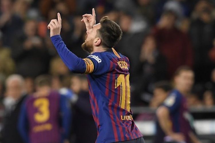 Lionel Messi merayakan golnya pada pertandingan Barcelona vs Valencia di Stadion Camp Nou dalam lanjutan La Liga Spanyol, 2 Februari 2019. 
