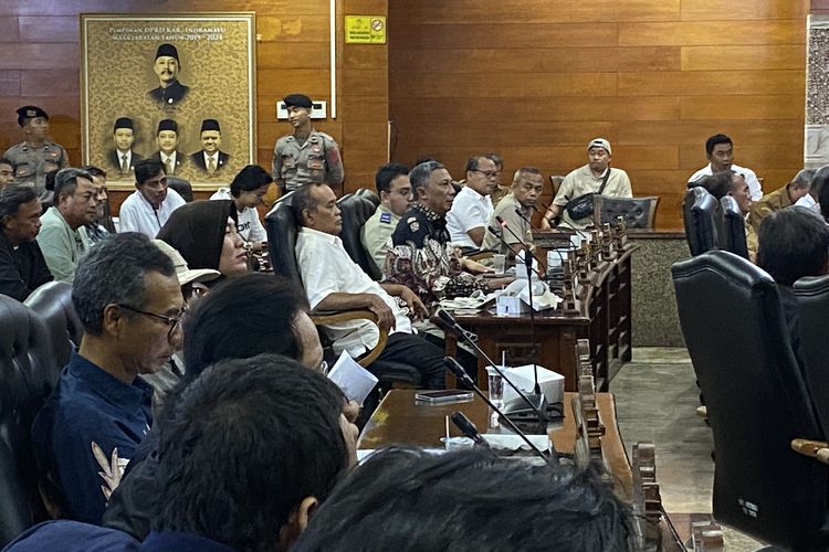 Uang Koin 3 Karung Ditolak Bupati Lucky Hakim, Petambak Indramayu Dapat Angin Segar dari DPRD