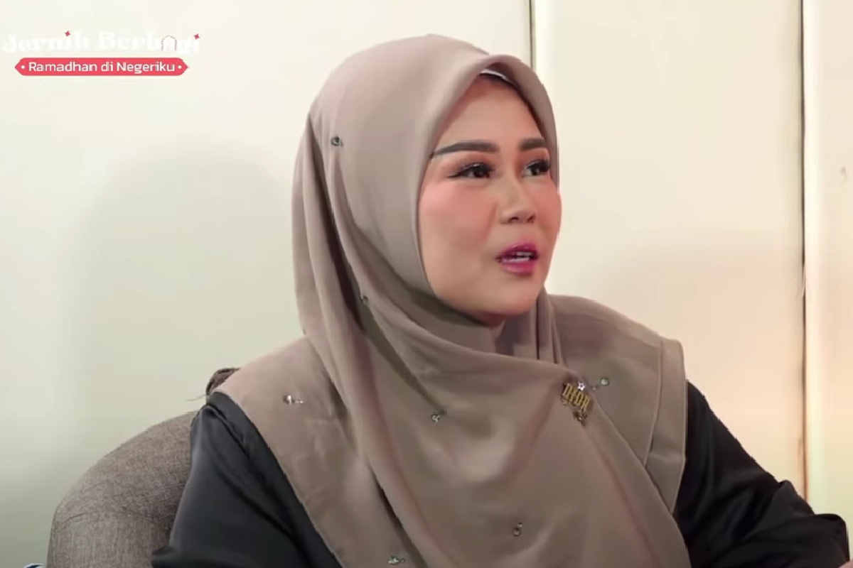 Hilda Turaiza saat memaparkan tips berbisnis fesyen