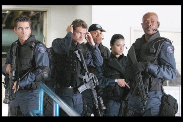 Samuel L. Jackson, LL Cool J, Colin Farrell, Michelle Rodriguez, dan Brian Van Holt dalam film S.W.A.T (2003). Tayang Malam ini di Trans TV