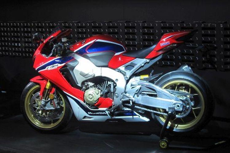 Honda CBR1000RR Fireblade SP meluncur di Intermot 2016