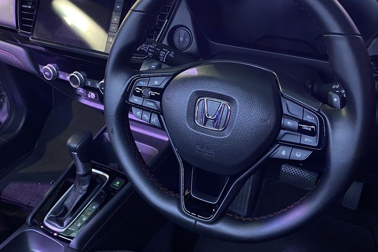 Honda City Hatchback RS with Honda Sensing