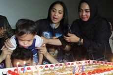 Rayakan Ulang Tahun Rieta Amilia, Raffi dan Nagita Jaga Jarak