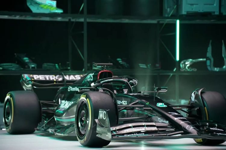 Mercedes W14 untuk musim balap 2023