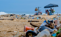 Sampah Plastik Indonesia Hanyut Sampai Afrika Kurang dari Setahun