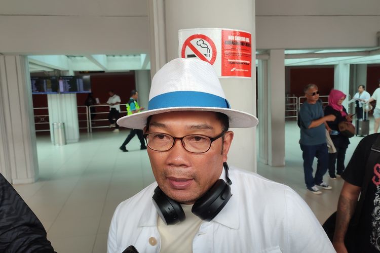 Mantan Gubernur Jawa Barat, Ridwan Kamil, ketika ditemui di Bandara Internasional Ngurah Rai, Bali, Jumat (31/5/2024).
