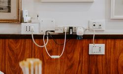 Cara Efektif Merapikan Kabel Berantakan di Rumah, Catat!