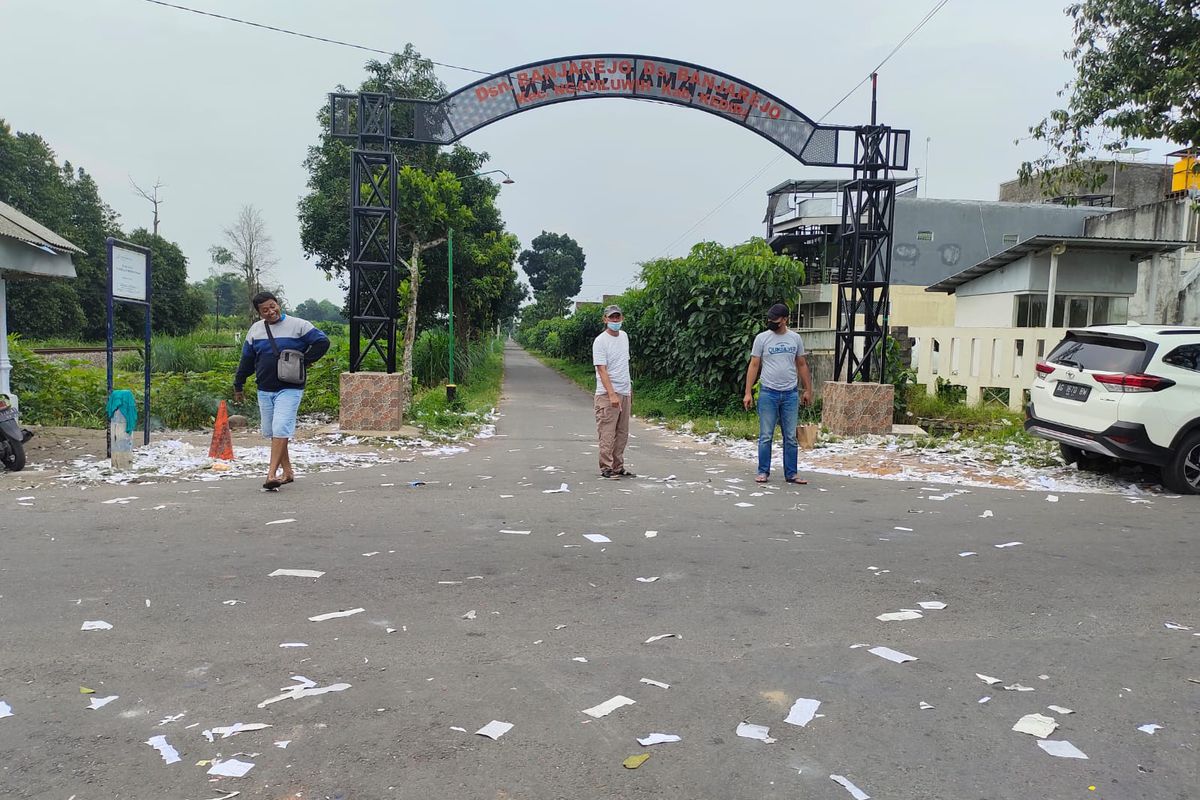 Lokasi peristiwa ledakan petasan di Desa Banjarejo, Kecamatan Ngadiluwih, Kabupaten Kediri, Jawa Timur, yang menyebabkan tangan seorang anak usia 9 tahun mengalami luka yang cukup parah, Minggu (24/4/2022).
