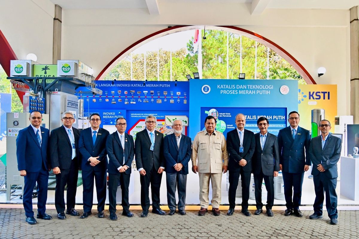 KSTI 2025 menjadi titik temu penting antara dunia riset, industri, dan pemerintahan untuk bersama-sama menjemput masa depan Indonesia yang berdaulat secara energi dan unggul dalam inovasi.
