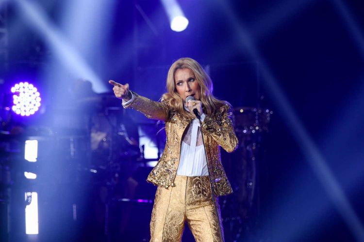 Penampilan Diva kenamaan dunia Celine Dion pada konser Live Tour 2018 di Sentul International Convention Center, Bogor, Jawa Barat, Sabtu (7/7/2018). Lagu The Power Of Love dibawakan saat pembukaan konser pertamanya di Indonesia.