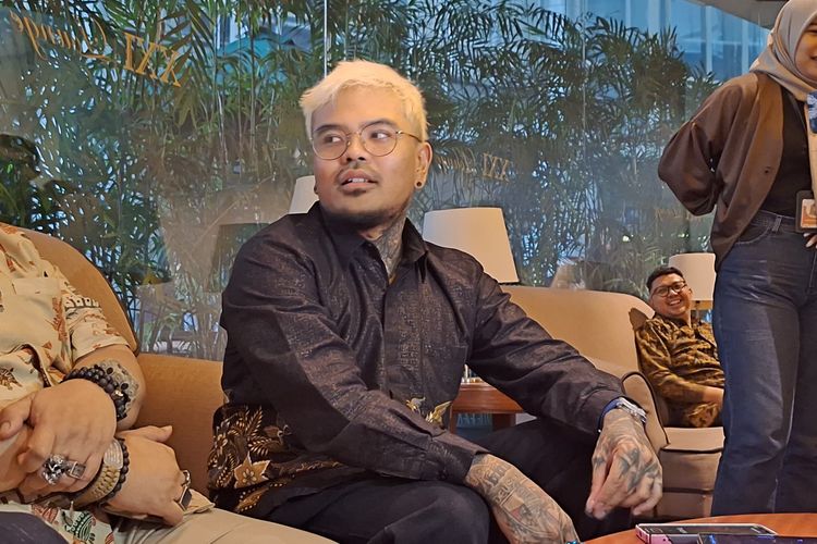 Coki Pardede Ungkap Susahnya Syuting dengan Kambing di Film Keluarga Super Irit 