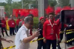 Rocky Gerung hingga Eks Wakapolri Hadiri Rakernas PDI-P di Ancol