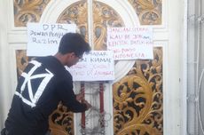 Demonstran Segel Gedung DPRD Jambi, Dibuka jika DPR dan Pemerintah Ikuti Putusan MK