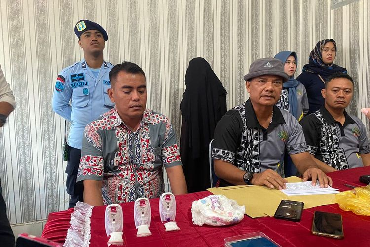 Seorang wanita diamankan saat akan menyeledupkan narkoba jenis Sabu ke dalam Lapas Kendari Sulawesi