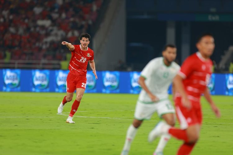 Aksi Elkan Baggott dalam laga Timnas Indonesia vs Oman di Stadion Utama Gelora Bung Karno, Jakarta, Jumat (5/6/2026).