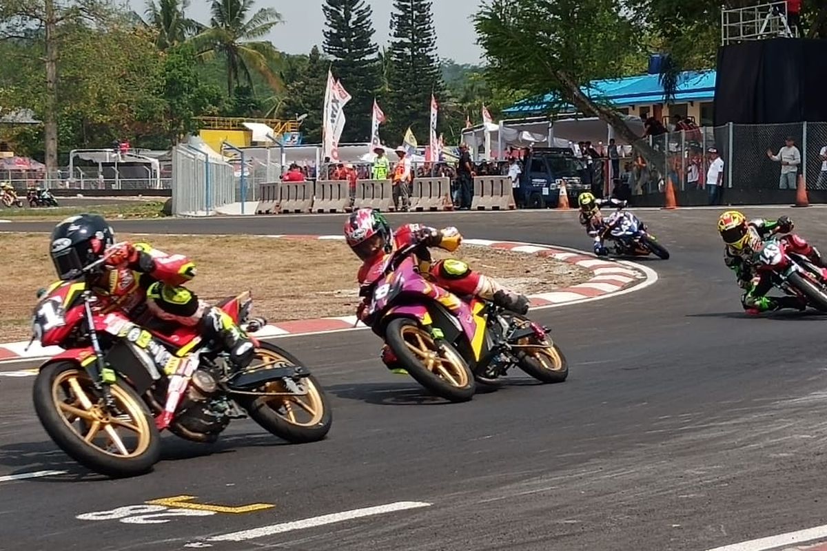 Kejuaraan Nasional Balap Motor bertajuk Oneprix - Indonesia Motorprix Championship (IMC).