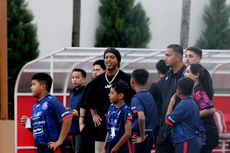 Ronaldinho Puji Antusiasme dan Bakat Pemain Cilik Indonesia: Luar Biasa