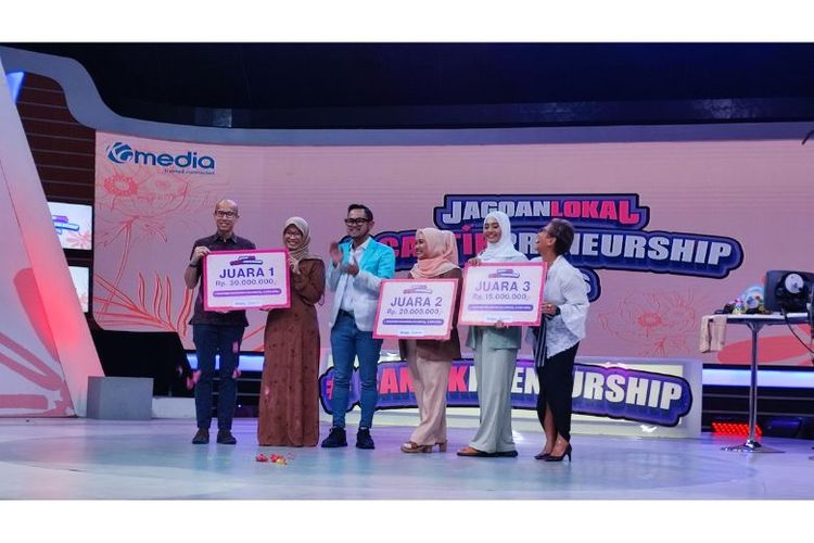 Juara pertama, kedua, dan ketiga Jagoan Lokal #Cantikpreneurship.