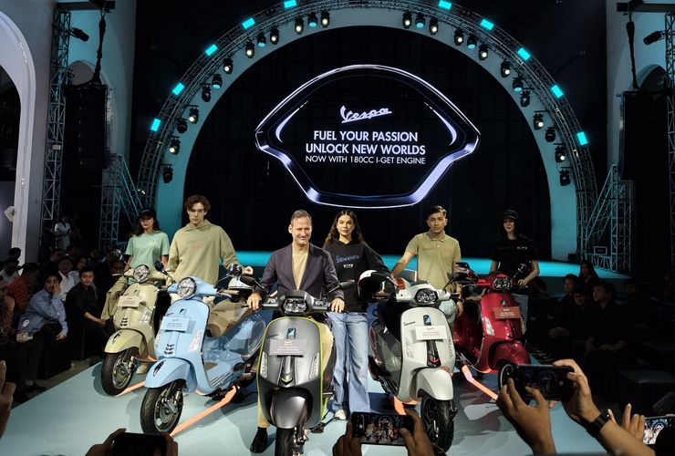 Peluncuran Vespa Primavera 180 dan Sprint 180